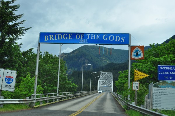 Bridge of The Gods between Cascade Locks, Oregon and Stevenson, Washington